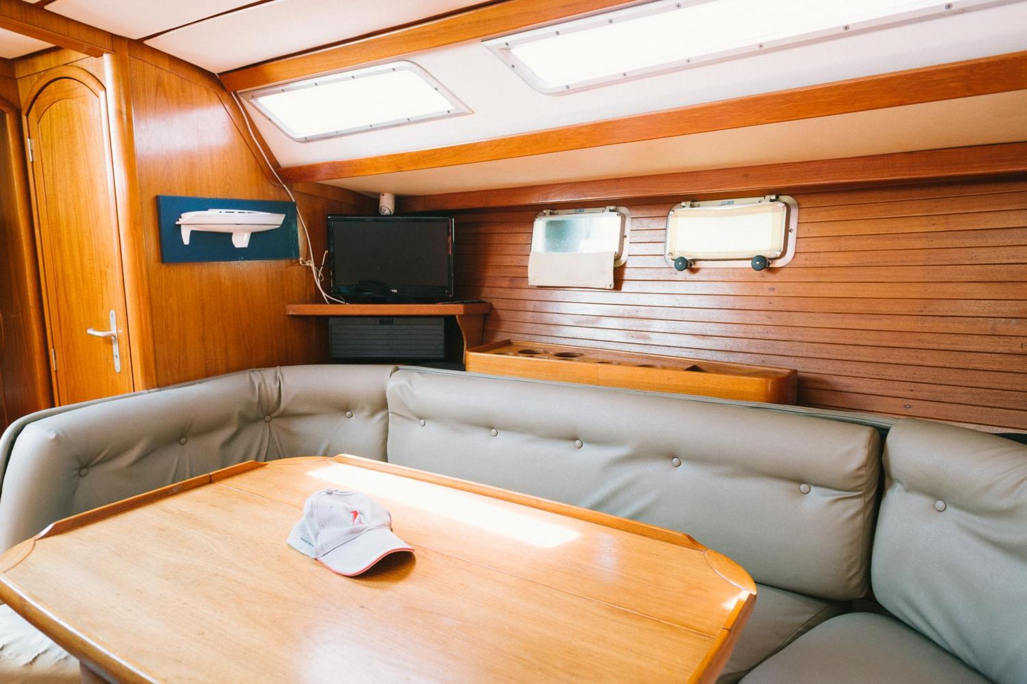 Botel Sleep In Boat *