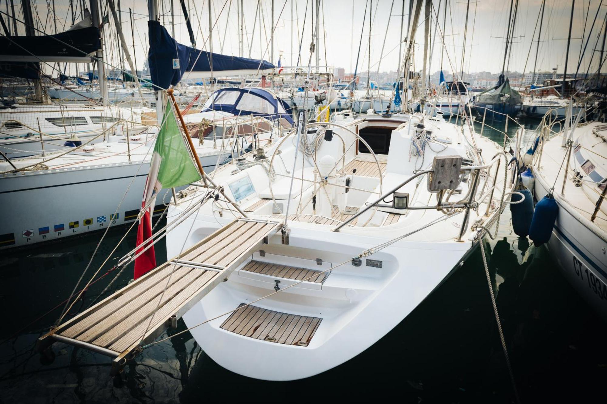 Sleep In Boat Botel